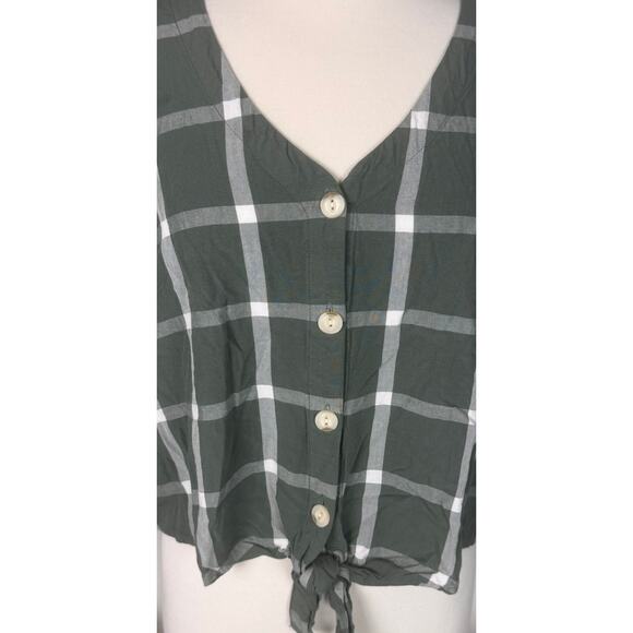 Universal Thread Green Windowpane Print Large Button Front Short Sleeve Top - Picture 5 of 9